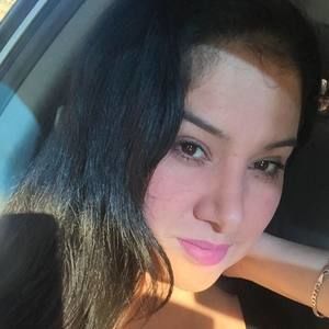 Meet your Posher, Yanina